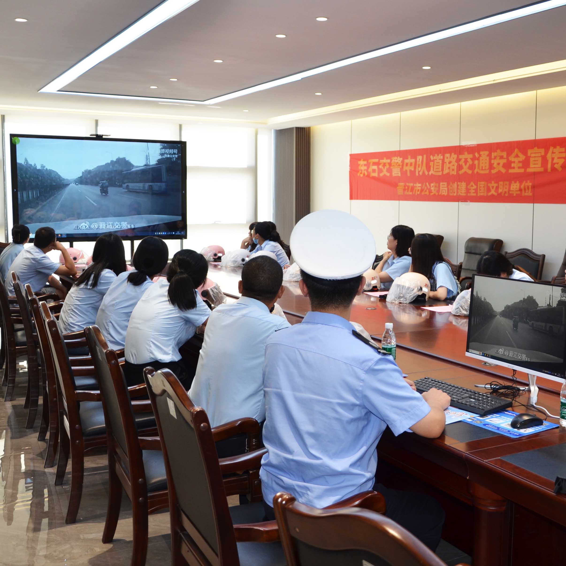 東石交警中隊走進優安納傘業，共筑交通安全防線